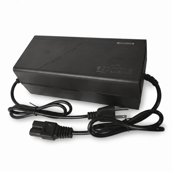 Cargador de litio 84V 5A para moto eléctrica con carcasa plástica.
